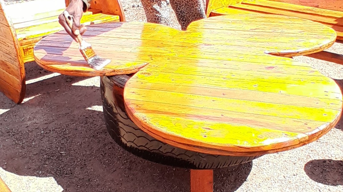 Meuble relooké avant après avec peinture et finition déco