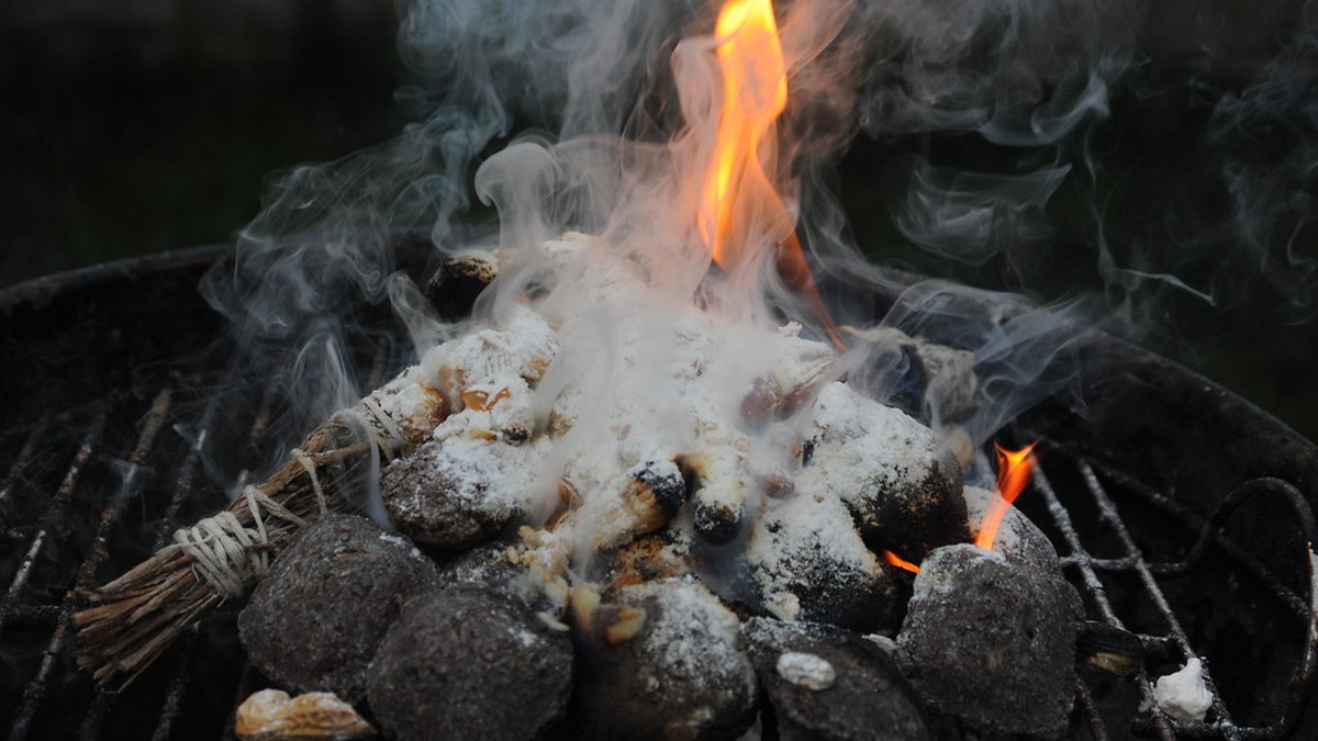Bâton de sauge séchée pour purification sauge dans une ambiance maison déco naturelle